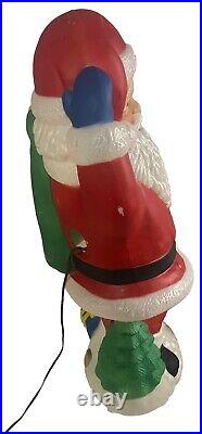 VINTAGE TPI WAVING SANTA CLAUS WithPRESENTS 40 LIGHTED BLOW MOLD