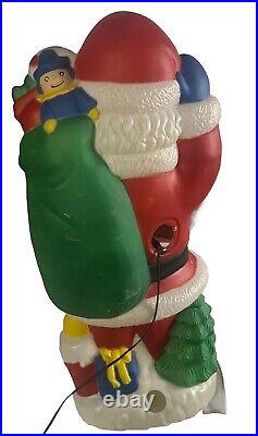 VINTAGE TPI WAVING SANTA CLAUS WithPRESENTS 40 LIGHTED BLOW MOLD