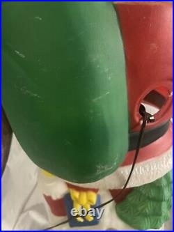 VINTAGE TPI WAVING SANTA CLAUS WithPRESENTS 40 LIGHTED BLOW MOLD