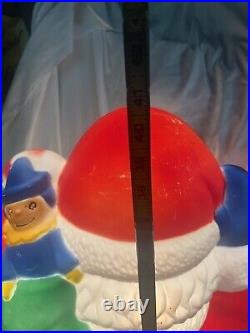 VINTAGE TPI WAVING SANTA CLAUS WithPRESENTS 40 LIGHTED BLOW MOLD