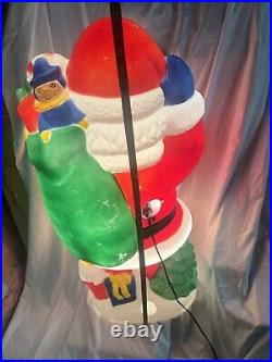 VINTAGE TPI WAVING SANTA CLAUS WithPRESENTS 40 LIGHTED BLOW MOLD
