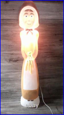VTG. Thanksgiving Don Featherstone blow mold lady pilgrim figure lights up US