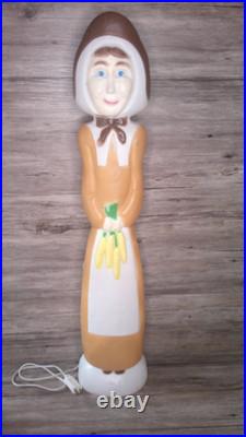 VTG. Thanksgiving Don Featherstone blow mold lady pilgrim figure lights up US