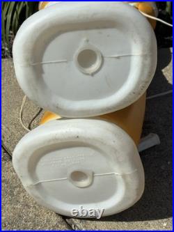 Vintage 1996 Union Products Pilgrim Pair Man & Woman LIGHTED Blow Molds 34