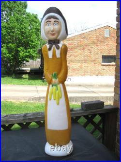 Vintage 33 Don Featherstone Thanksgiving Blow Mold Pilgrim Woman Holding Corn