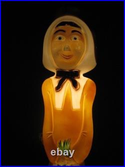 Vintage 33 Don Featherstone Thanksgiving Blow Mold Pilgrim Woman Holding Corn