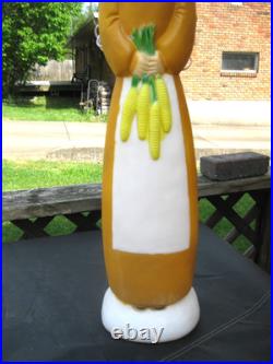Vintage 33 Don Featherstone Thanksgiving Blow Mold Pilgrim Woman Holding Corn