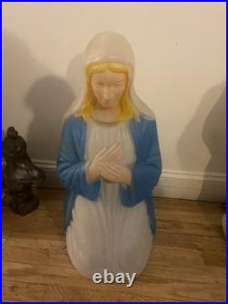 Vintage Christmas Blow Mold Virgin Mary Kneeling Outdoor Nativity Yard Decor
