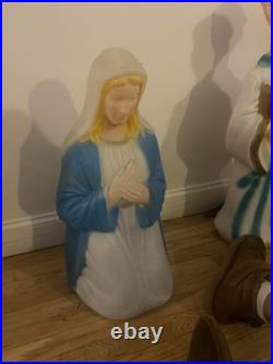 Vintage Christmas Blow Mold Virgin Mary Kneeling Outdoor Nativity Yard Decor