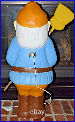 Vintage Don Featherstone Blow Mold Gnome Elf Leprechaun Union Products 28 broom
