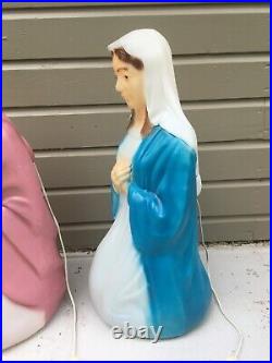 Vintage GENERAL FOAM LIGHTED BLOW MOLD MARY & JOSEPH NATIVITY SET 26 USA