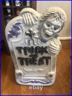 Vintage Halloween Headstone Blow Mold Trick Or Treat Haunted Tombstone 28