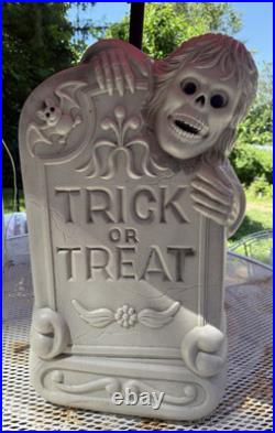 Vintage Halloween Lighted Blow Mold Trick or Treat Tombstone Grave 29L@@K