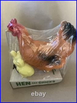 Vintage Hen and Chicks Plastic Blow Mold Lawn Ornament Union Products Inc New