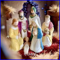 Vintage Small Table Top Nativity Set Christmas Blow Mold Plastic Lighted 6 Piece