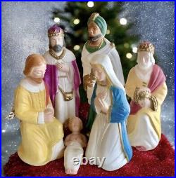 Vintage Small Table Top Nativity Set Christmas Blow Mold Plastic Lighted 6 Piece