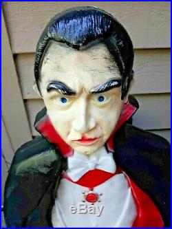 Vintage Union Products Bela Lugosi as Dracula Blow Mold Don Featherstone 42