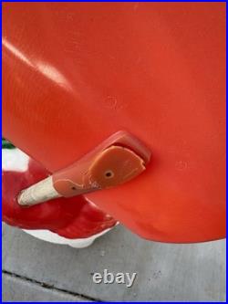 Vtg 1995 40 TPI Snowman Holding a Shovel Christmas Wreath Blow Mold Xmas