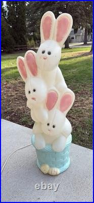 Vtg Drainage Lighted Blow Mold 3 Triple Easter Bunny Stack/Pile In Basket 33
