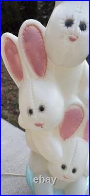 Vtg Drainage Lighted Blow Mold 3 Triple Easter Bunny Stack/Pile In Basket 33