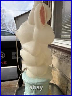 Vtg Drainage Lighted Blow Mold 3 Triple Easter Bunny Stack/Pile In Basket 33
