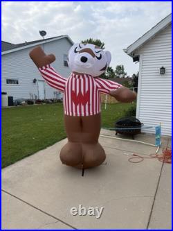 Wisconsin Badgers Gemmy 8ft Light Up Yard Airblown Inflatable Graduation Bucky